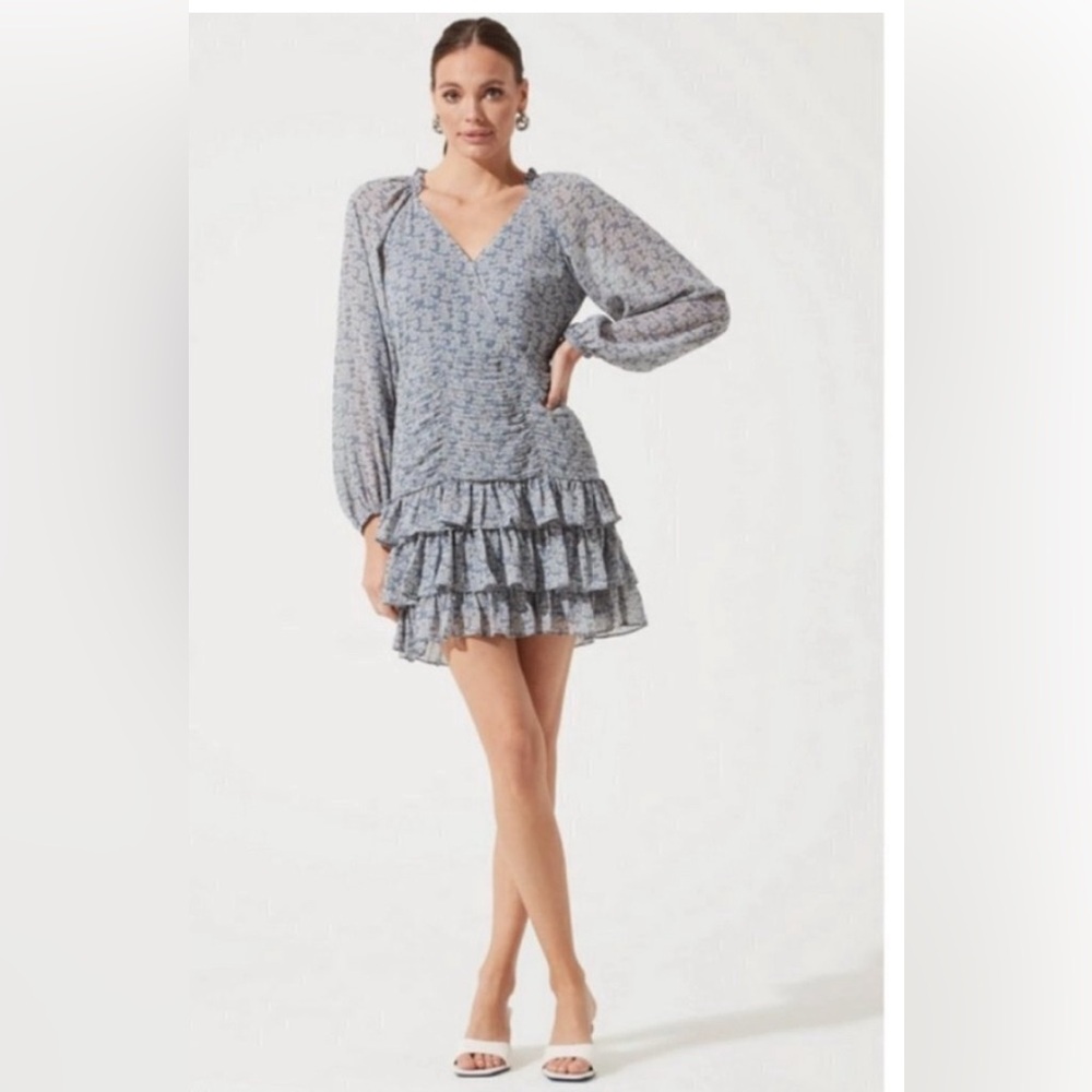 ASTR‎ The Label Blue Floral Long Sleeve Tiered Ruffle Shirred Mini Dress